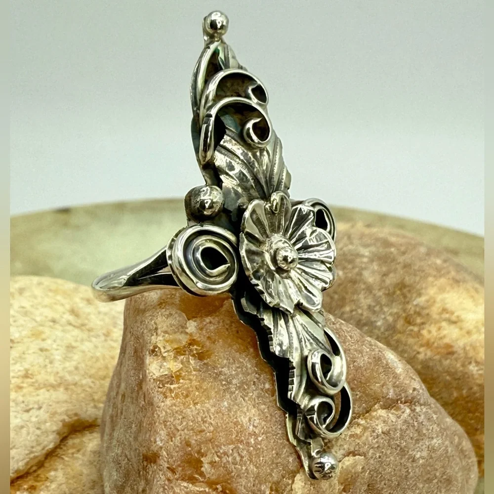 Native American 925 Floral Leaf Statement Ring by Harry B. Yazzie – NWOT